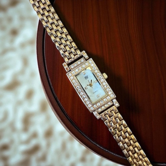 EJ Accessories - Vintage EJ Sparkling Women's Wristwatch